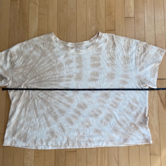 🌟FREE WITH PURCHASE🌟 Old Navy cropped tees (2 tees included) - Picture 6 of 7